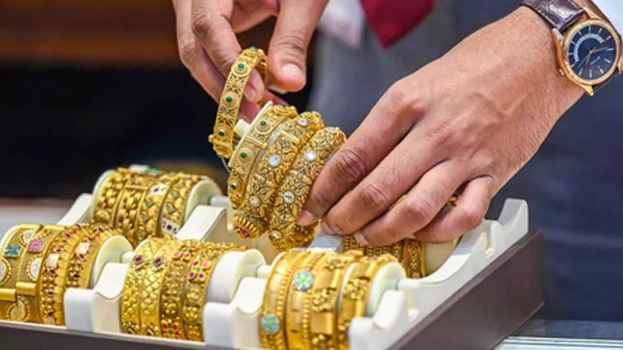 Gold Price Crash After Holi! Check Latest 22K & 24K Gold Rates in Major Cities Today